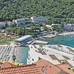 Hills Ντουμπρόβνικ